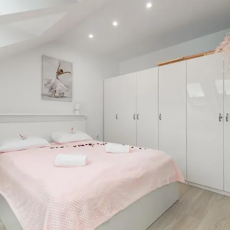 Royal Sand Pet-Friendly Apartment By Noclegi Renters Darłówko Exterior foto